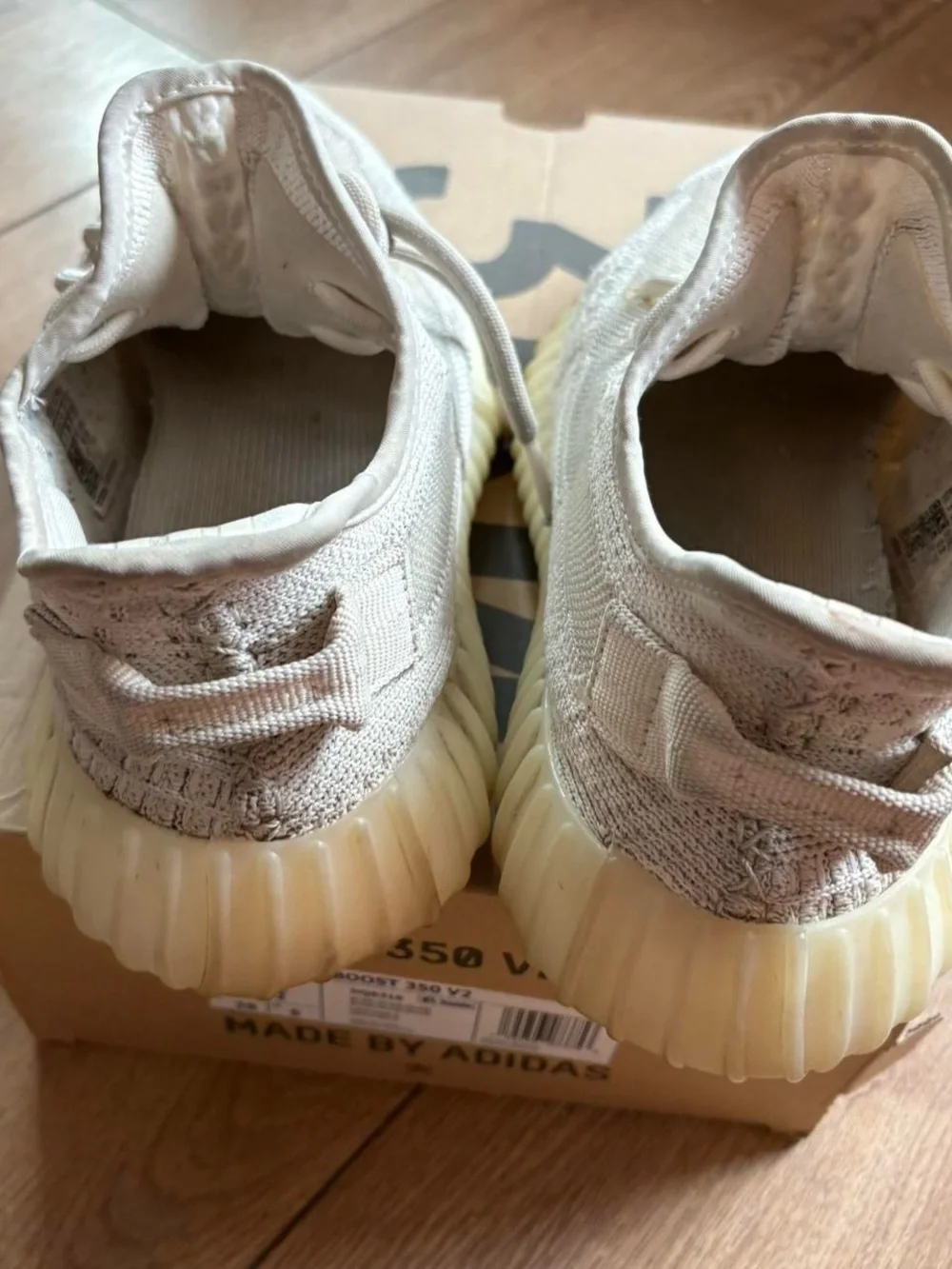 adidas Yeezy Boost 350 V2 - Bone